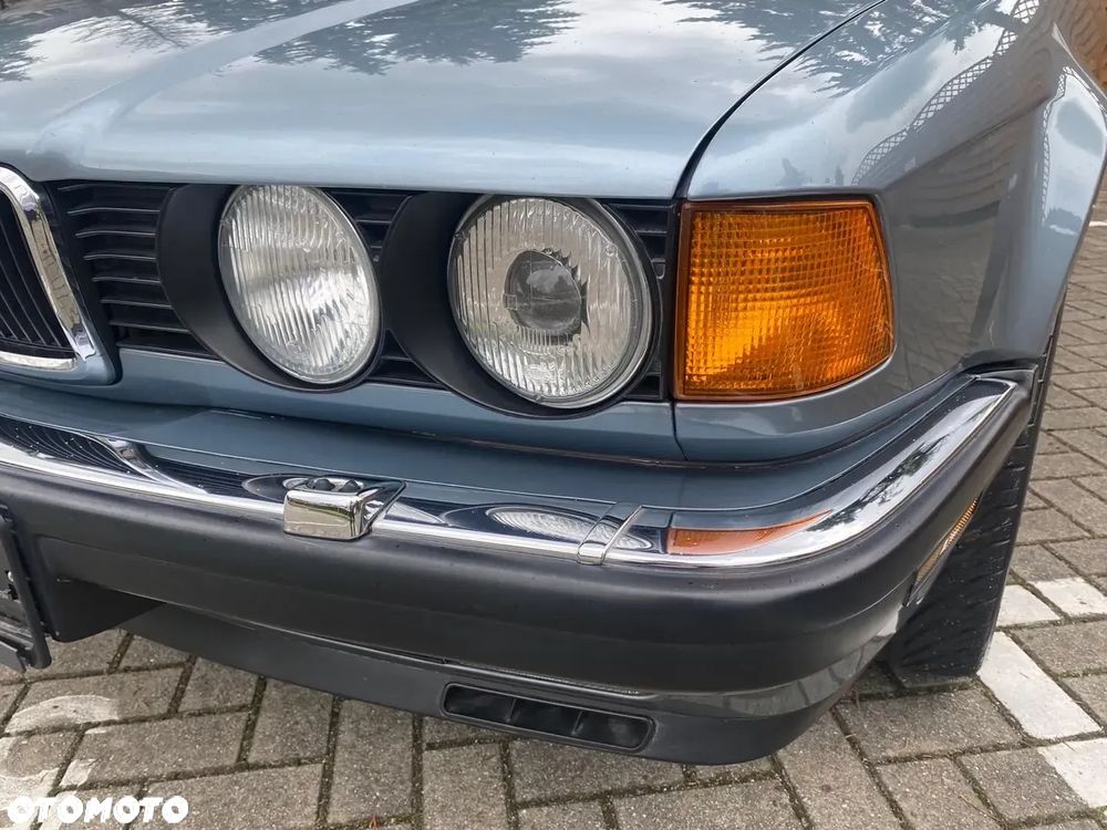 BMW Seria 7 750iL - 12