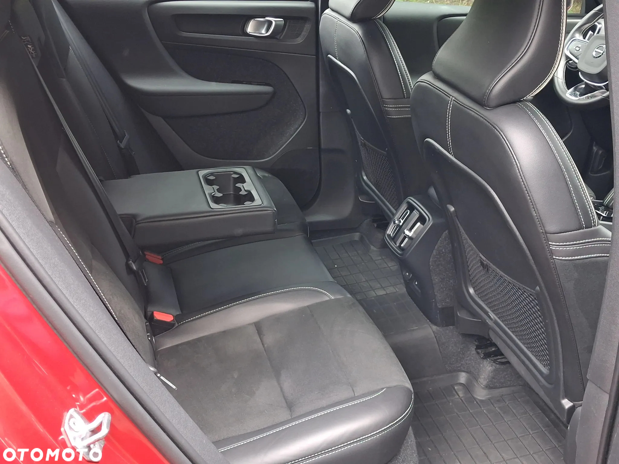 Volvo XC 40 B4 B AWD R-Design - 23