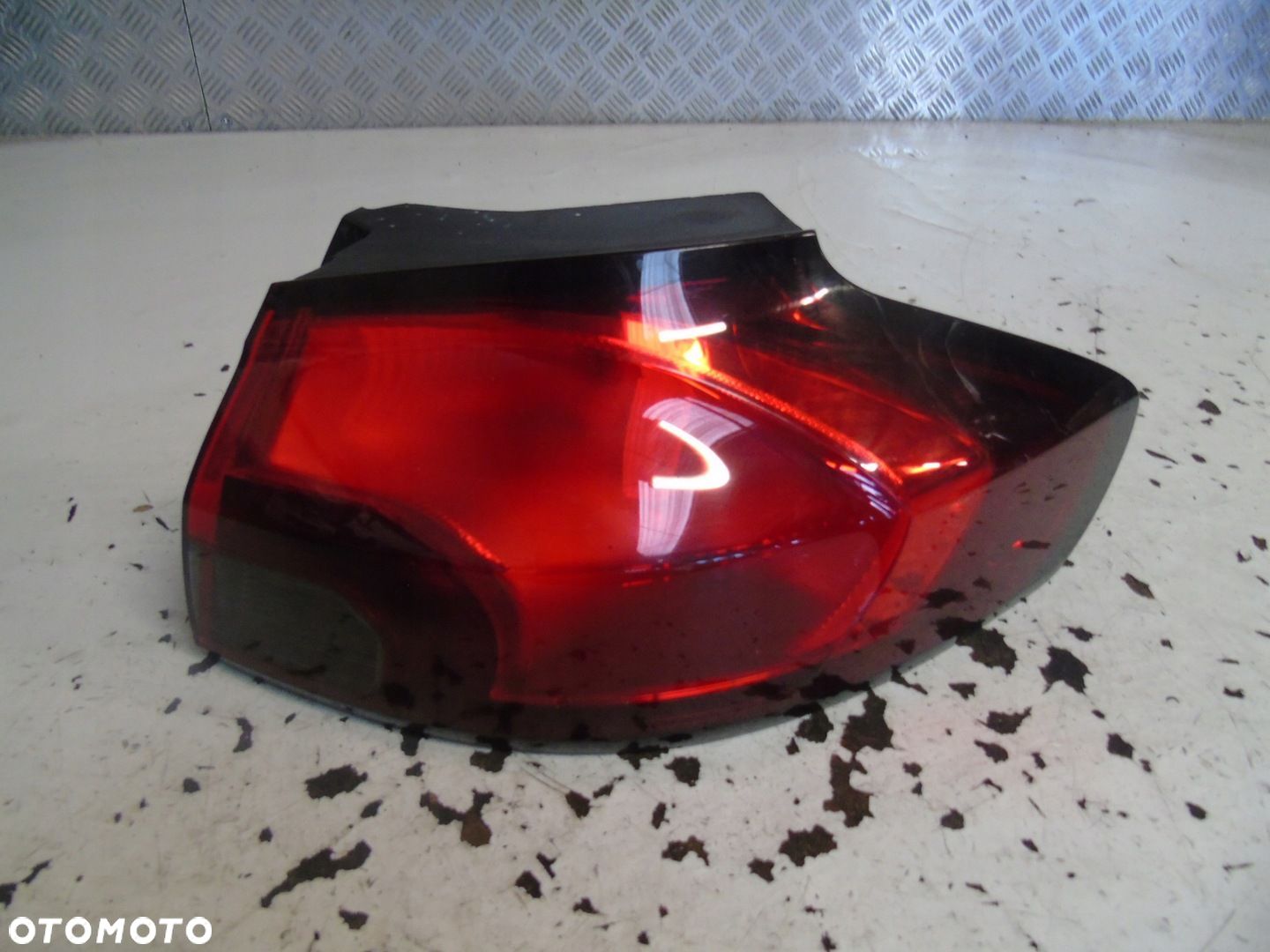 LAMPA PRAWY TYŁ OPEL ZAFIRA C - 1