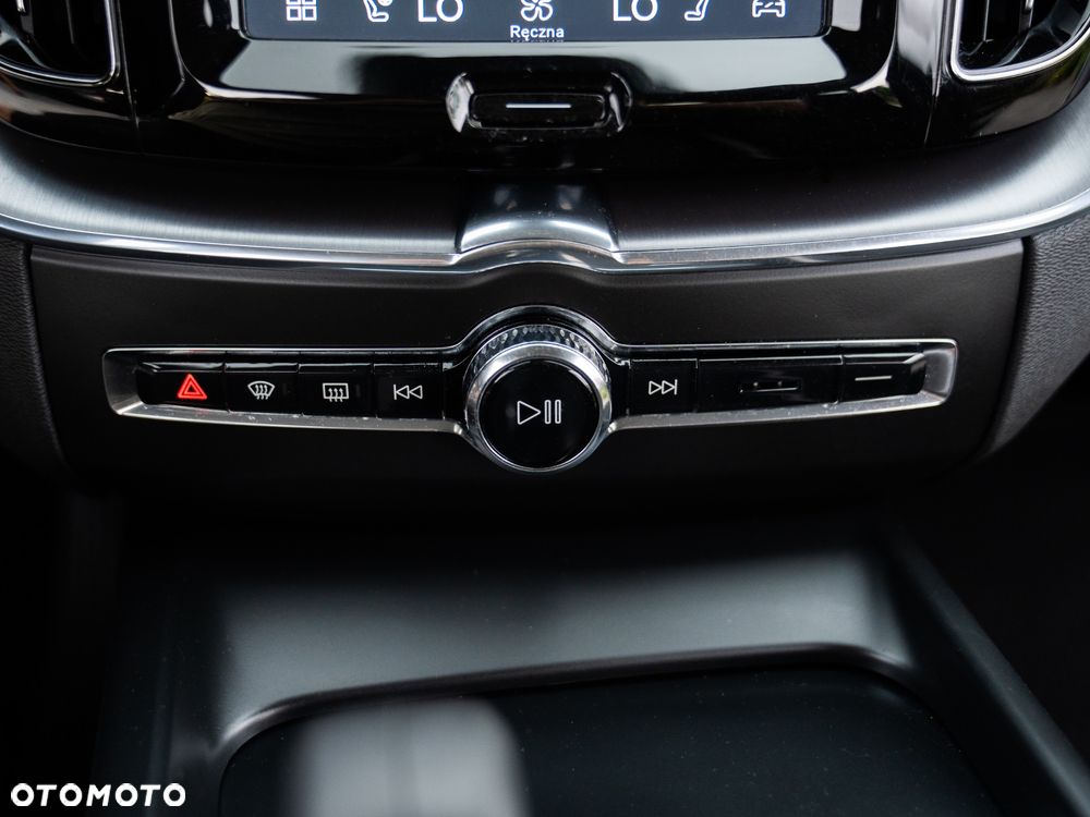 Volvo XC 60 B4 D AWD Geartronic Momentum Pro - 34