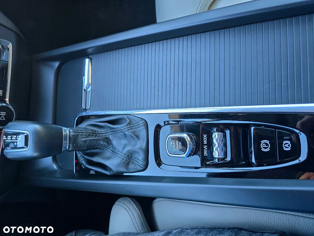 Volvo V60 T4 Momentum Pro - 31