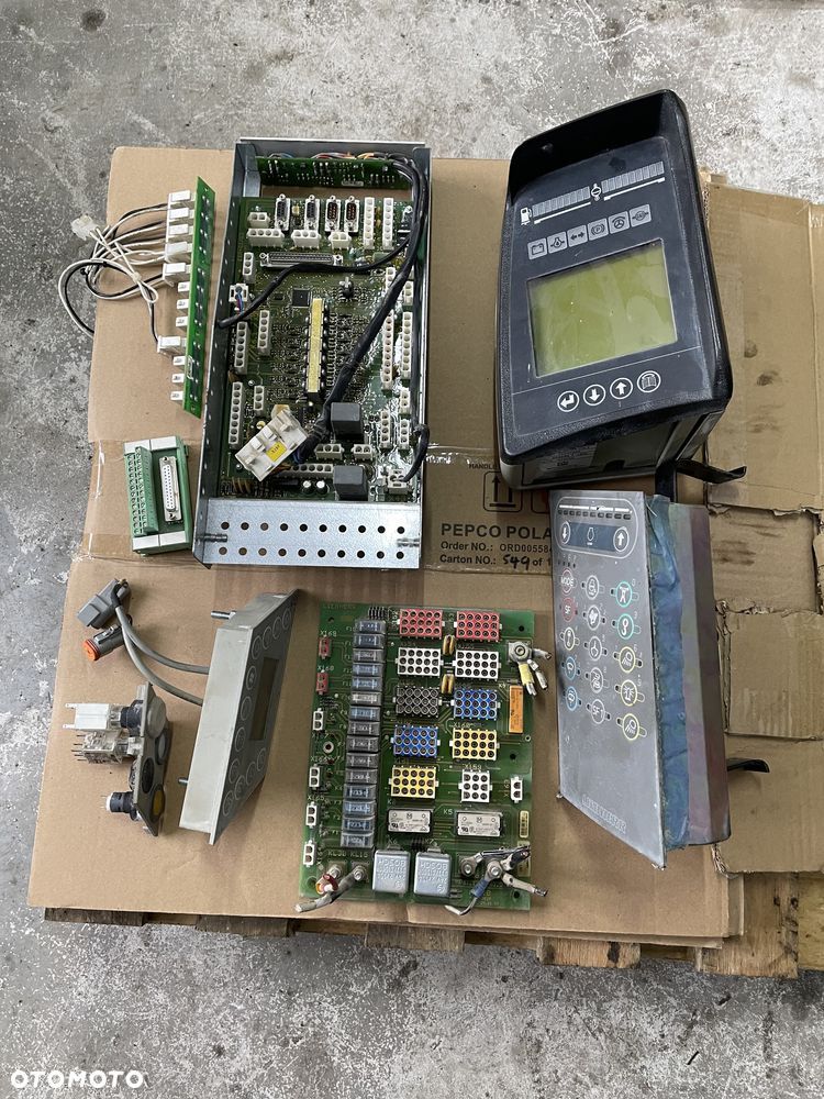 Liebherr R914 C części kabiny elektronika do koprki liebherr R914C