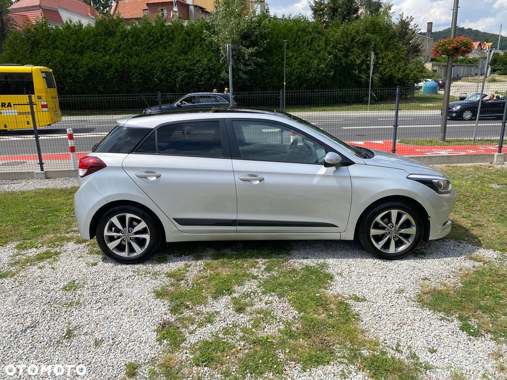 Hyundai i20 1.4 YES Gold - 3