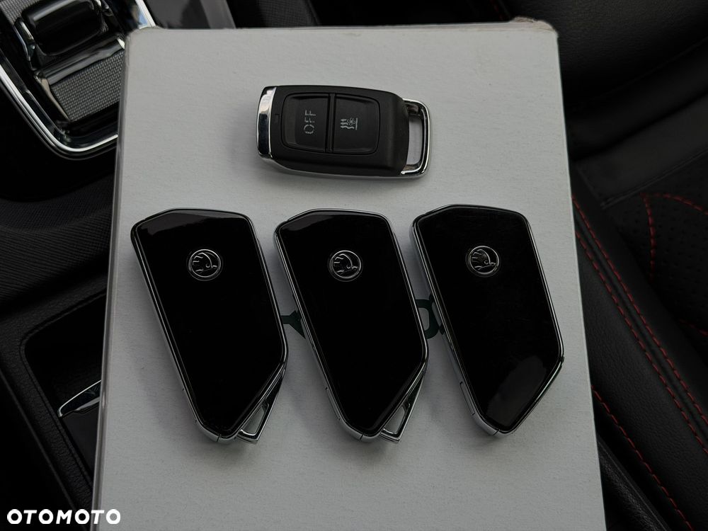 Skoda Octavia 2.0 TDI DSG 4x4 RS Plus - 41