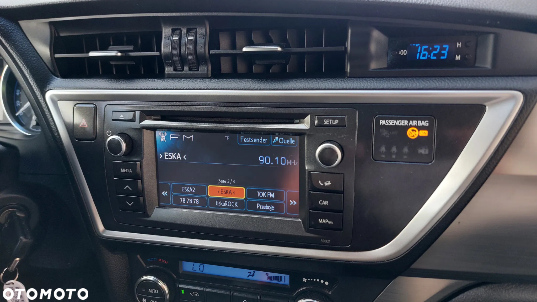 Toyota Auris 1.6 Premium MS - 18