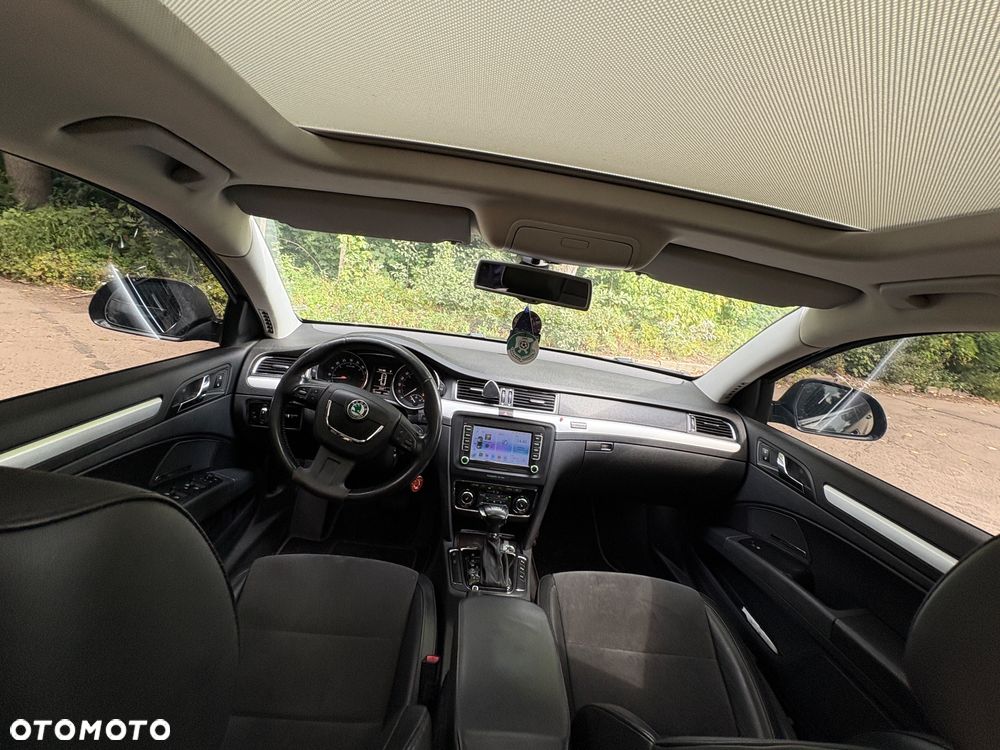 Skoda Superb 2.0 TDI Comfort DSG - 5