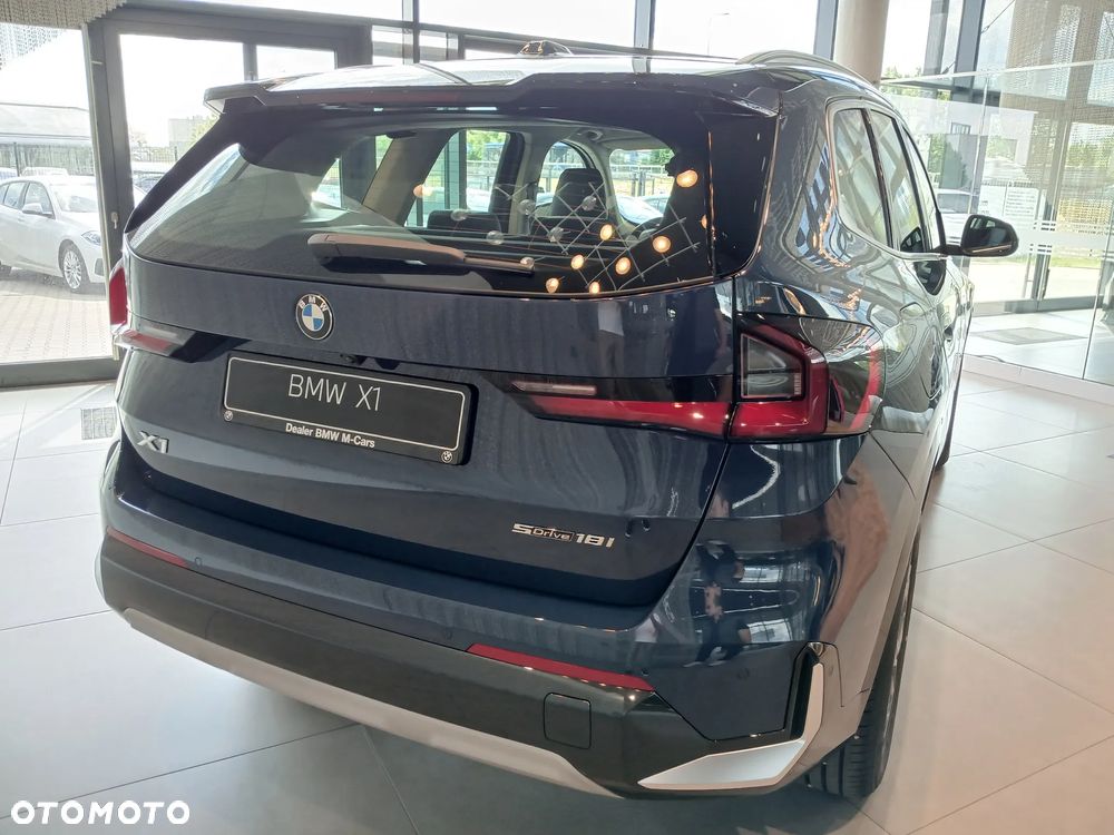 BMW X1 sDrive18i xLine - 10