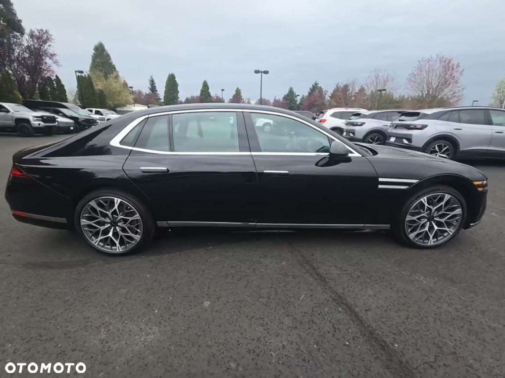 Genesis G90 - 5