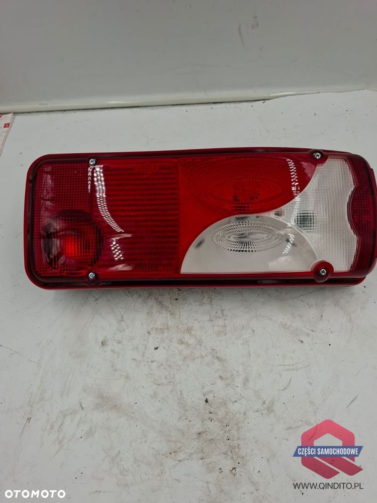 LAMPA TYLNA  PRAWA MAN TGM TGL TGA TGX - 2