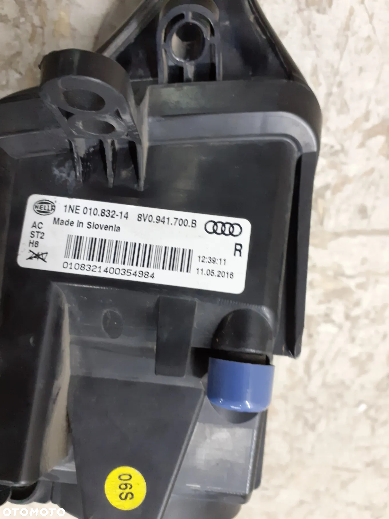HALOGEN PRAWY AUDI A3 8V0941700B - 6