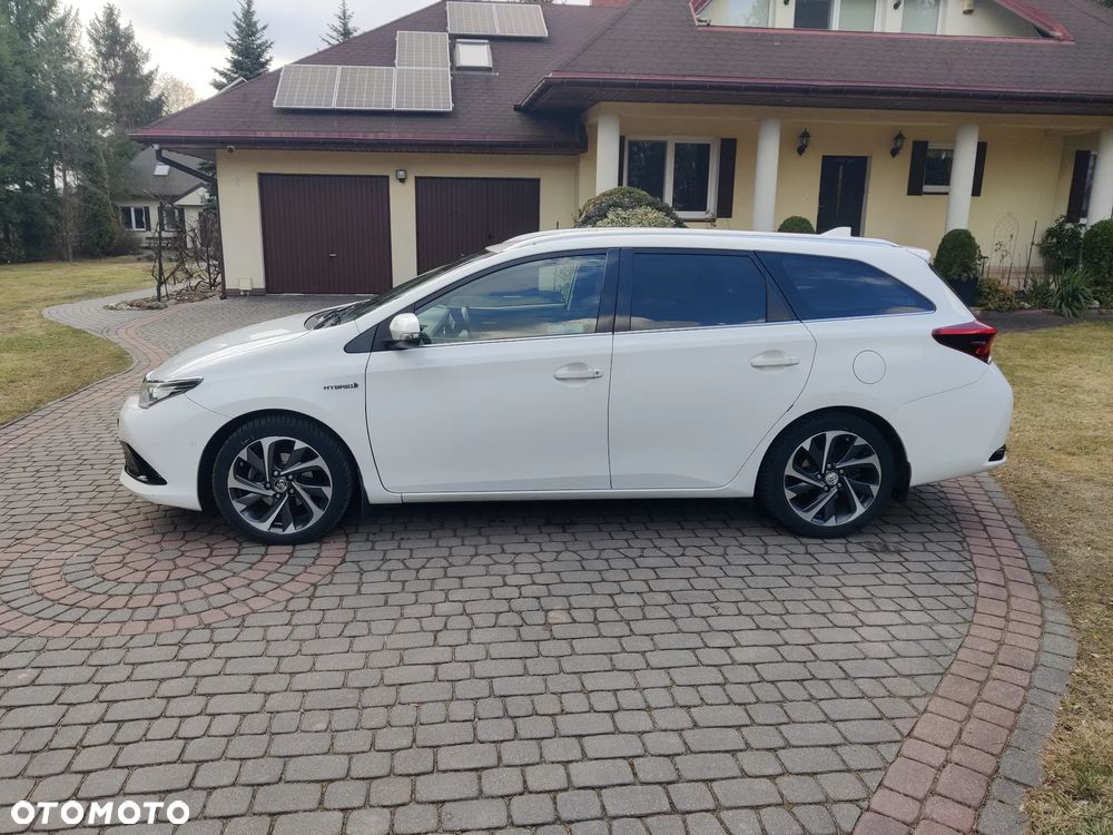 Toyota Auris Hybrid 135 Premium - 2