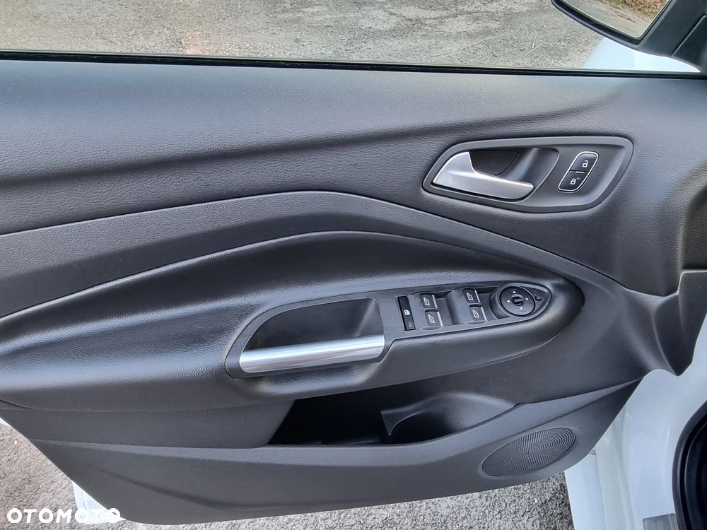 Ford Kuga 1.5 EcoBoost 2x4 ST-Line - 29