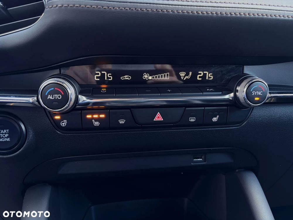 Mazda 3 SKYACTIV-G 2.0 M-Hybrid SELECTION - 30