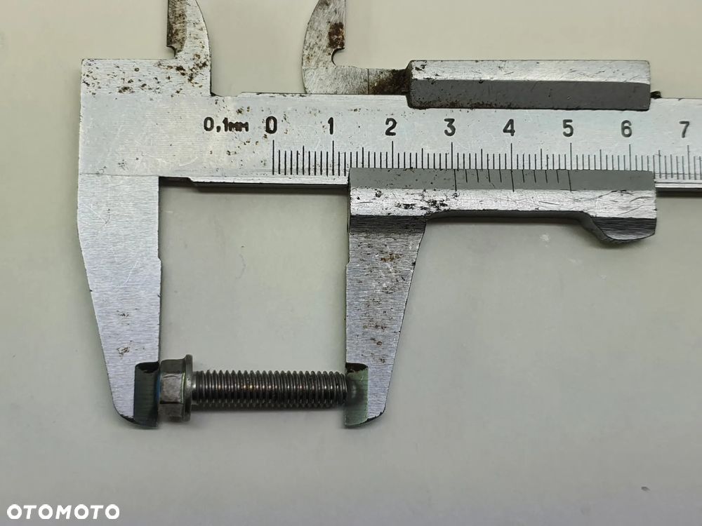 SUZUKI GSR 750 11-16 DEKIEL POKRYWA + ŚRUBY - 25