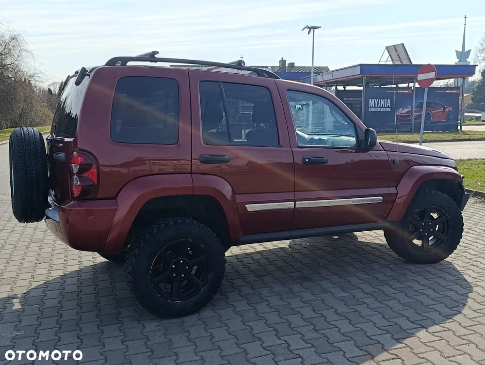 Jeep Liberty - 8