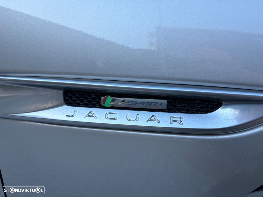 Jaguar XE 2.0 D R-Sport Aut. - 32