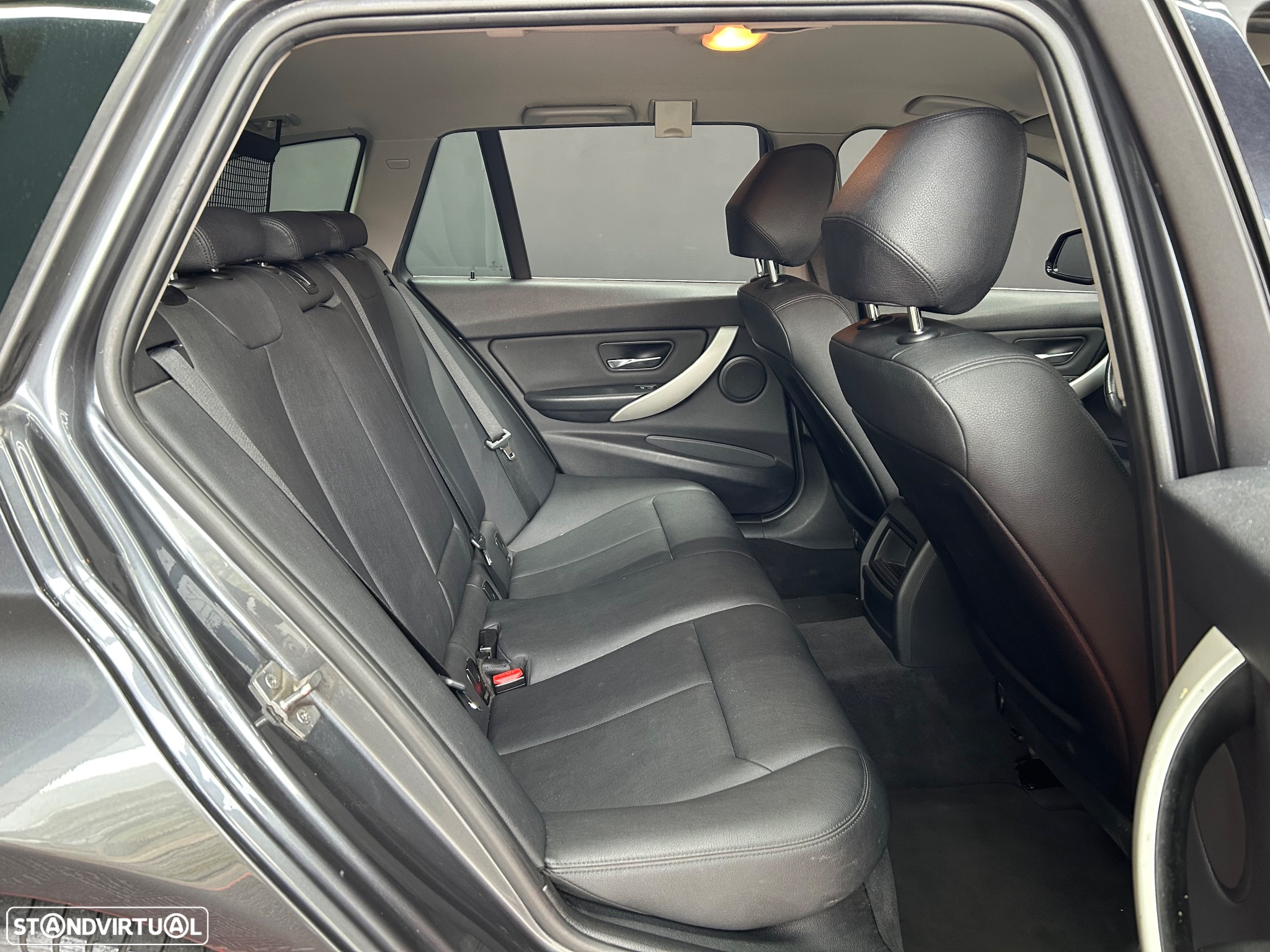 BMW 318 d Touring Navigation - 34