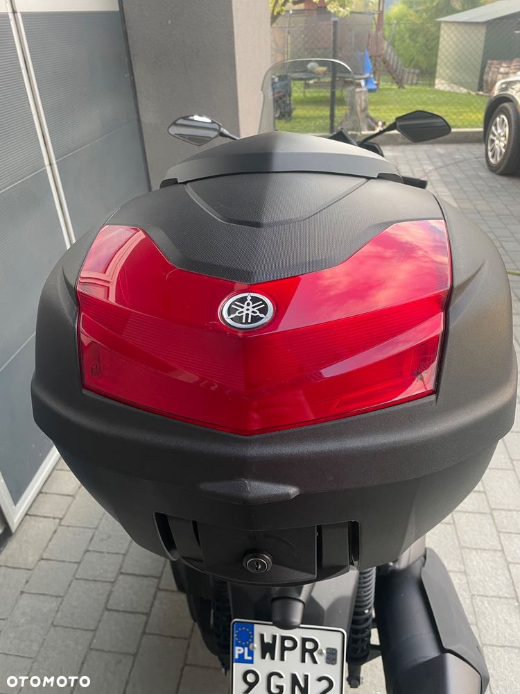 Yamaha X-max - 10