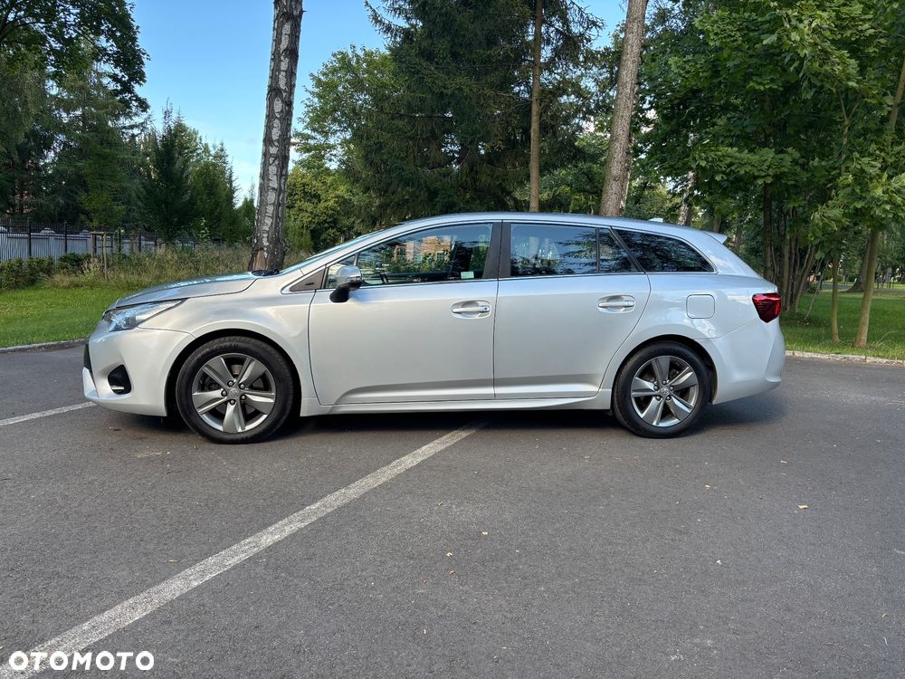 Toyota Avensis 2.0 D-4D Premium - 3