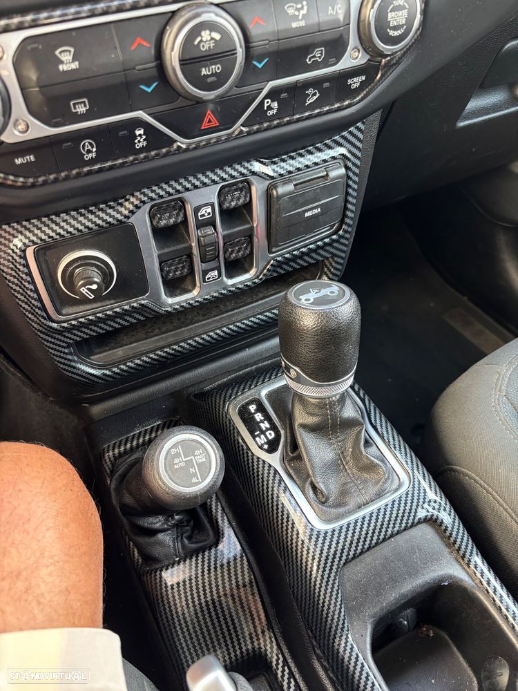 Jeep Wrangler - 4
