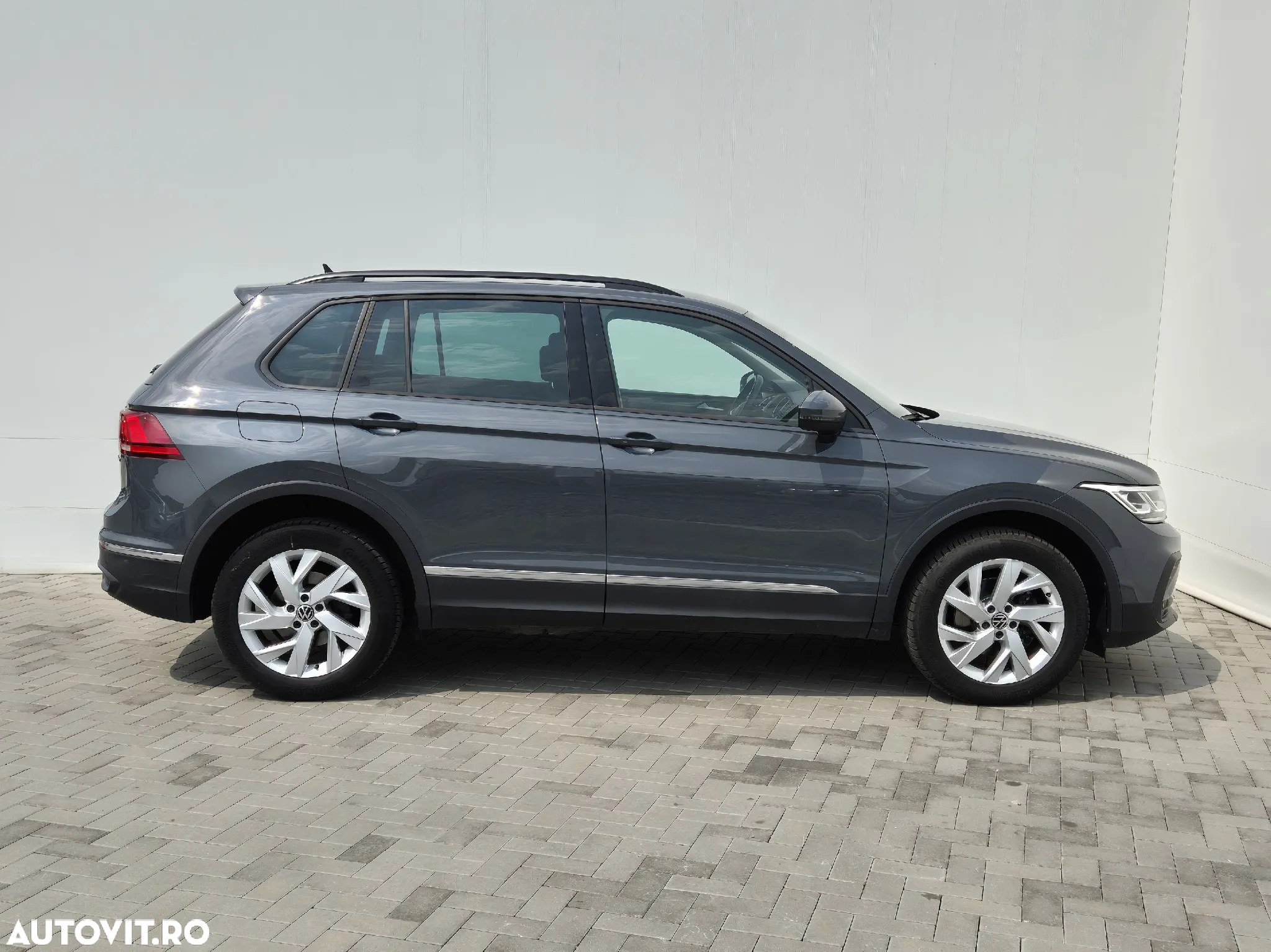 Volkswagen Tiguan - 6