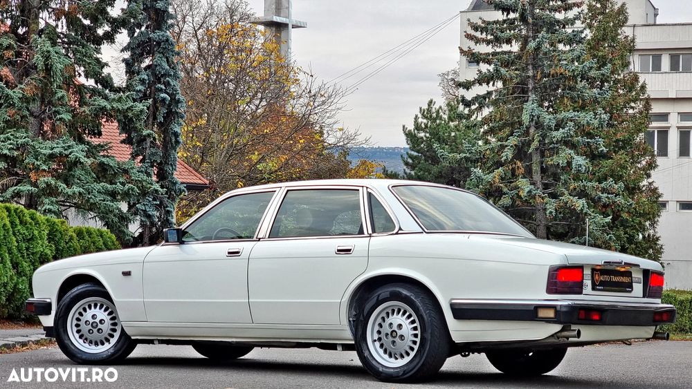 Jaguar XJ - 28