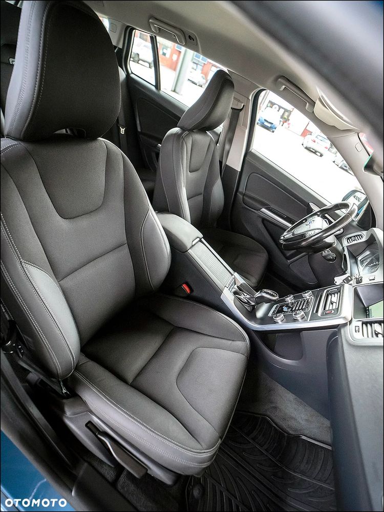 Volvo V60 D3 Geartronic Business Edition - 36