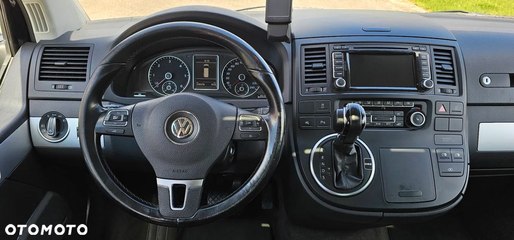 Volkswagen Multivan - 12