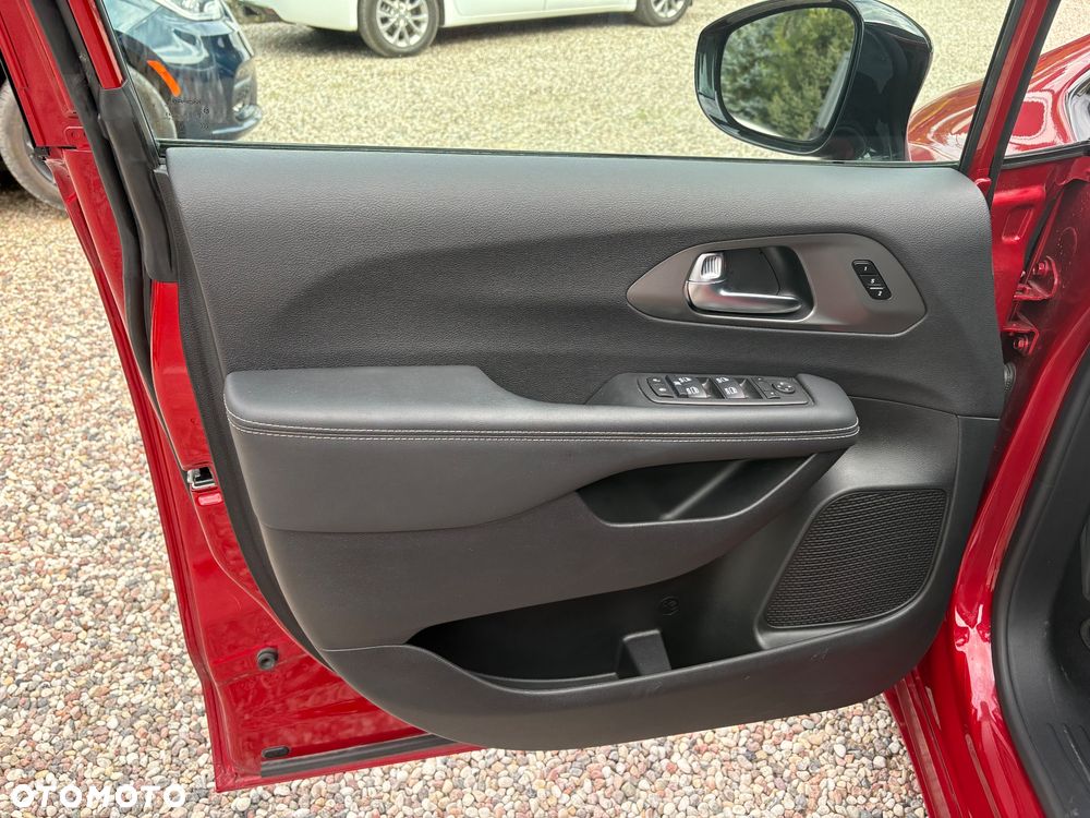 Chrysler Pacifica - 11