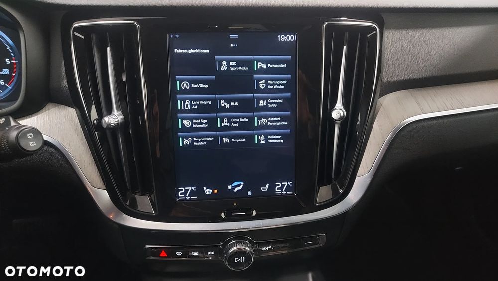 Volvo V60 D4 R-Design - 20