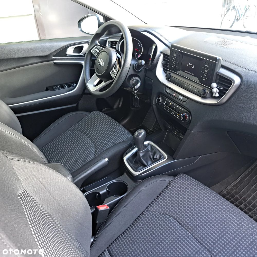 Kia Ceed 1.6 CRDi SCR M - 8