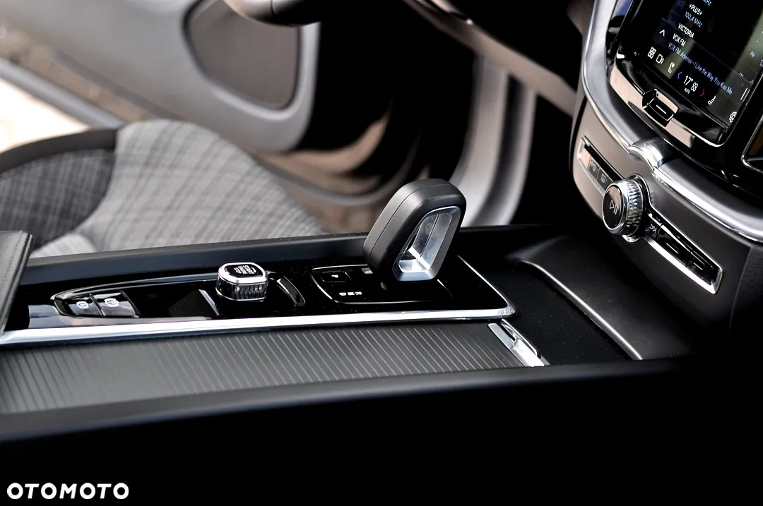 Volvo XC 60 B4 D Geartronic Momentum Pro - 21