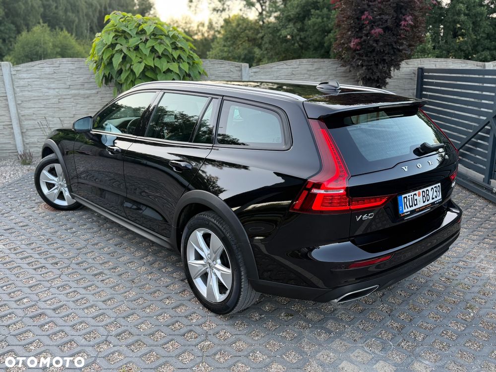 Volvo V60 Cross Country D3 Geartronic Momentum - 19