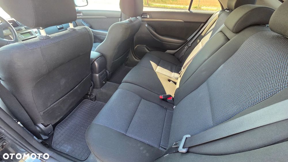 Toyota Avensis 2.0 D-4D Sol - 5