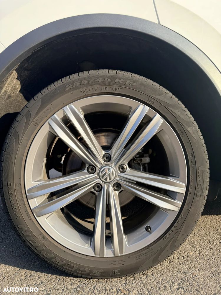 Volkswagen Tiguan - 9