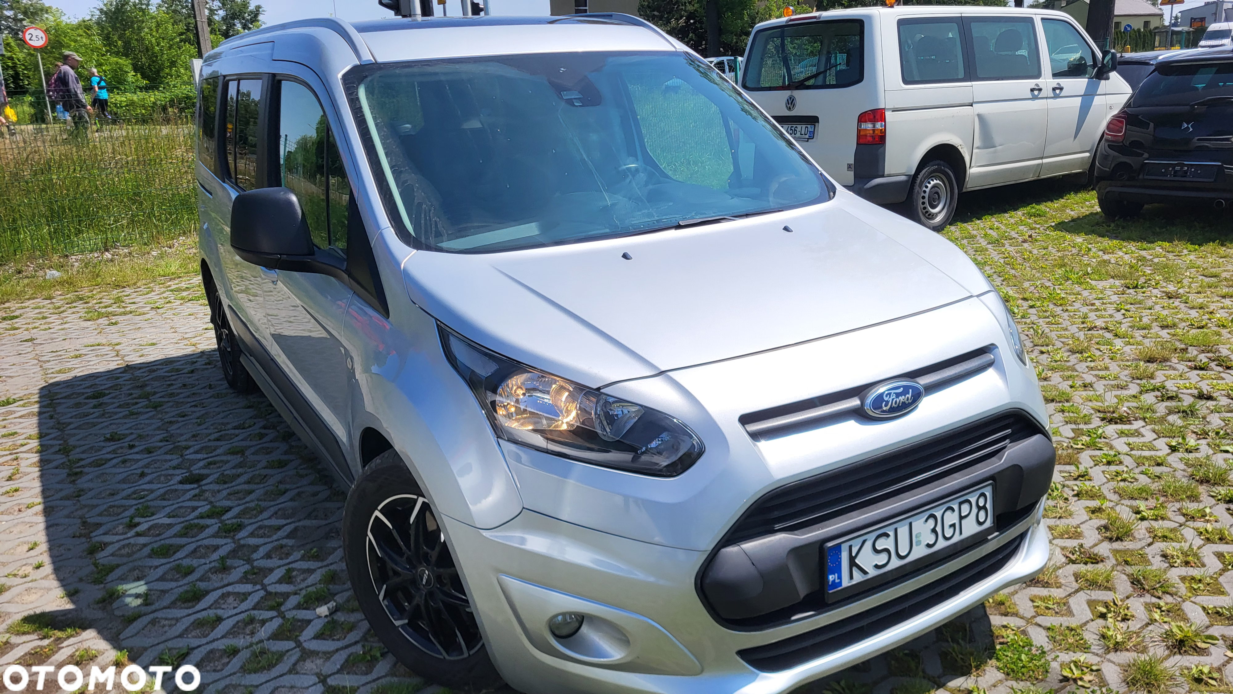 Ford Tourneo Connect Grand - 32
