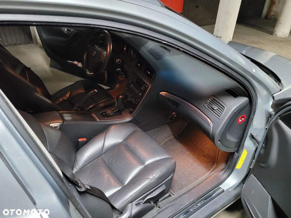 Volvo S60 2.4D Momentum - 8