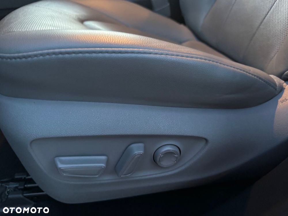 Toyota Highlander 2.5 Hybrid Executive - 20