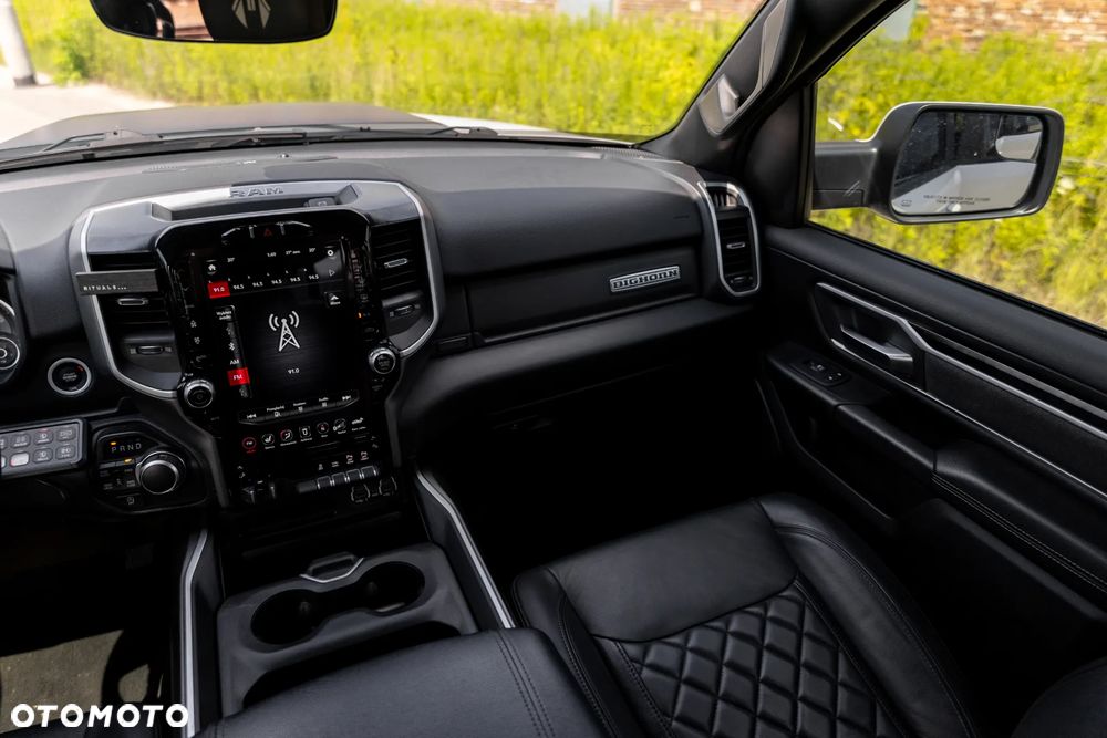 RAM 1500 5.7 Crew Cab Bighorn - 32