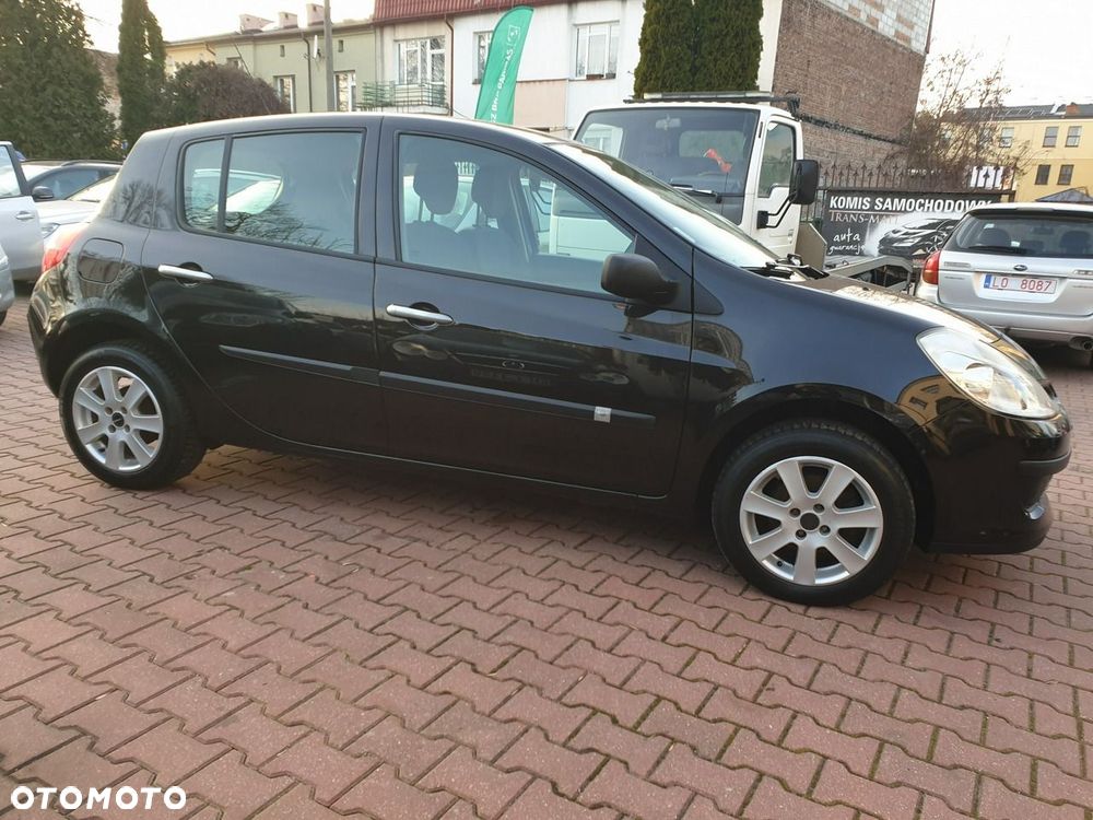 Renault Clio 2009 photo 2
