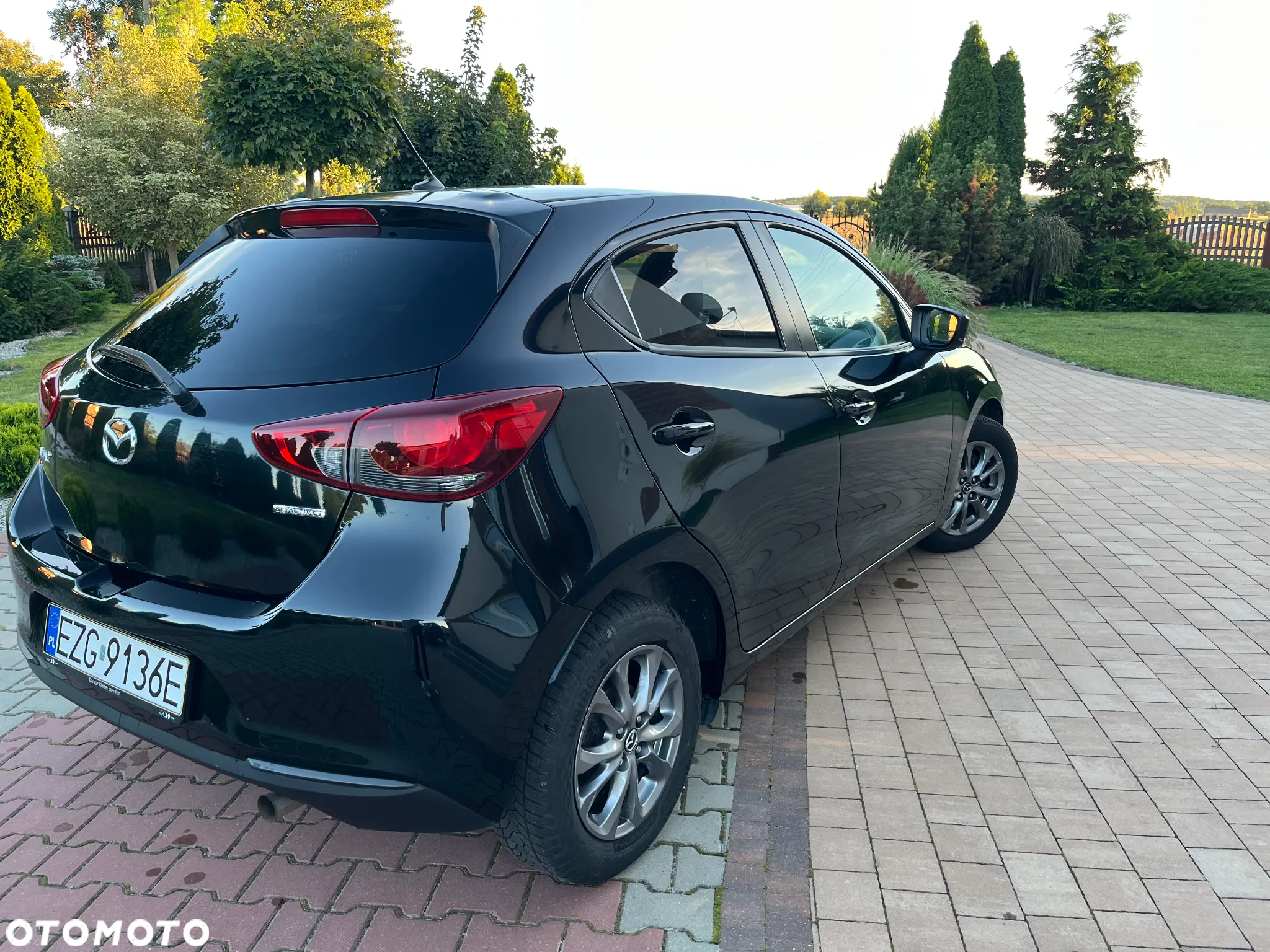 Mazda 2 - 4
