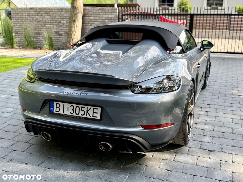 Porsche 718 Spyder - 11