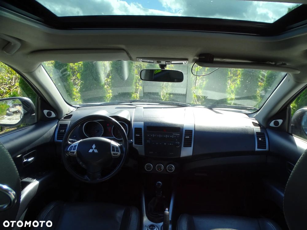 Mitsubishi Outlander - 18