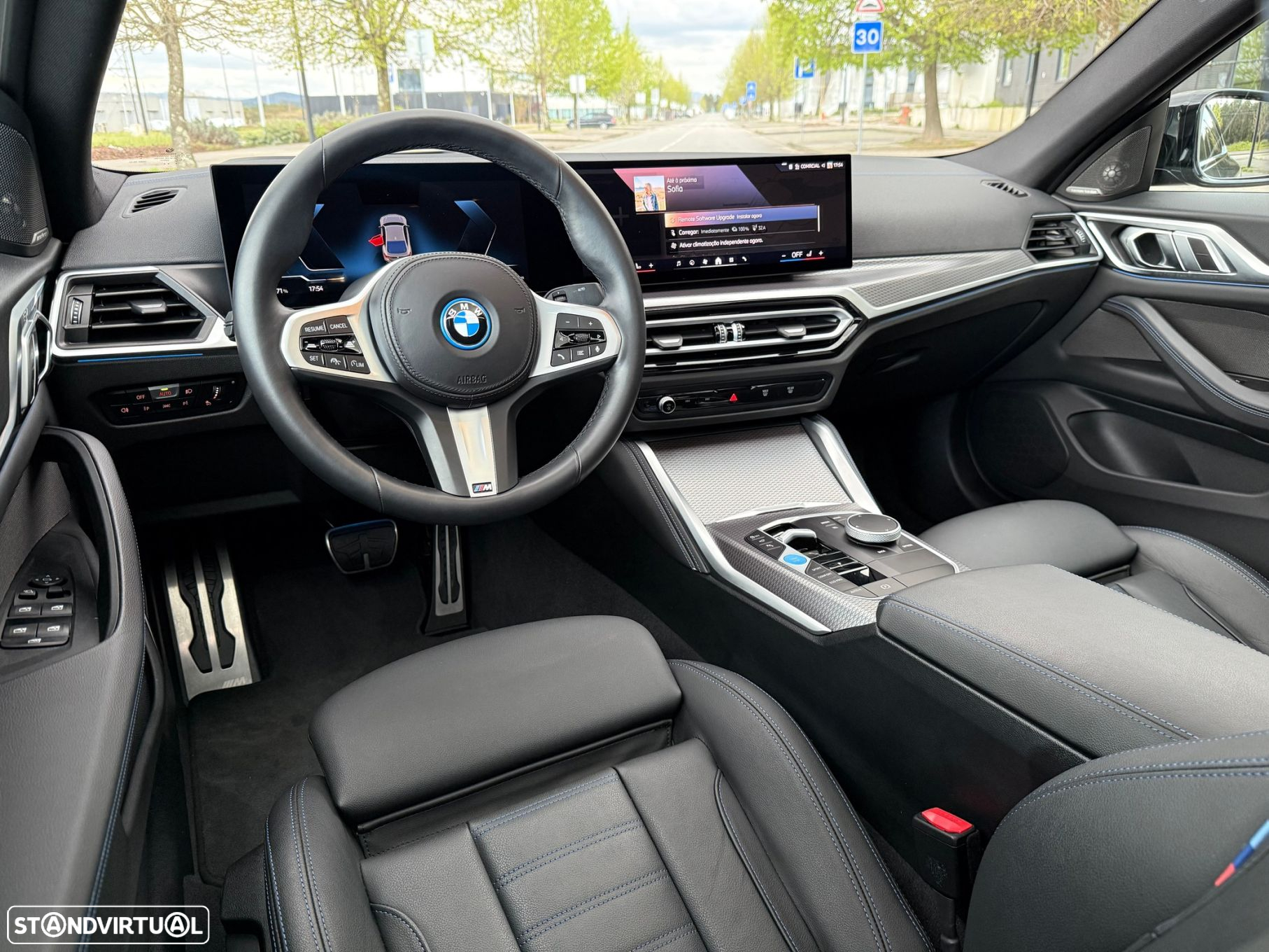BMW i4 eDrive40 Desportiva M - 21