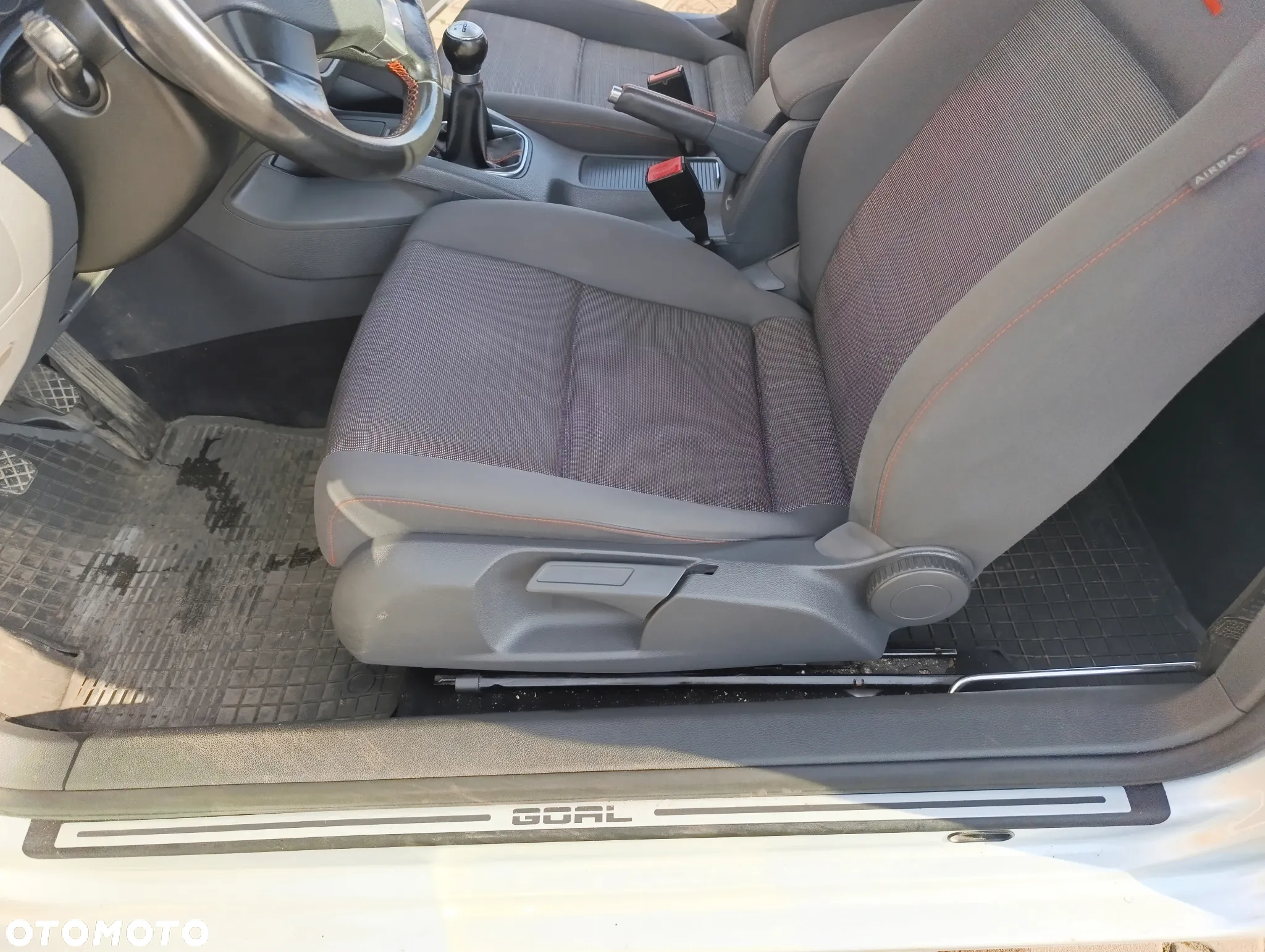 Volkswagen Golf - 16