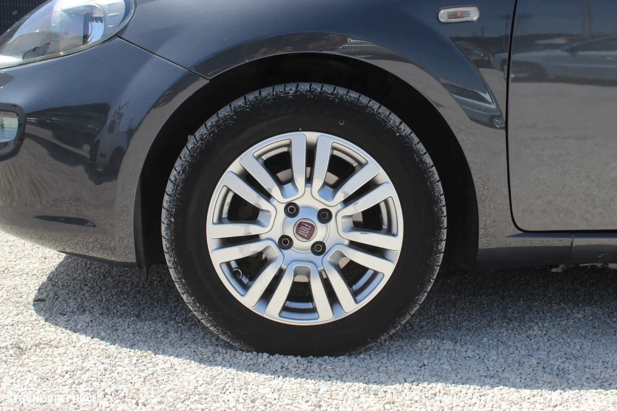 Fiat Punto 1.3 M-Jet Lounge S&S - 24