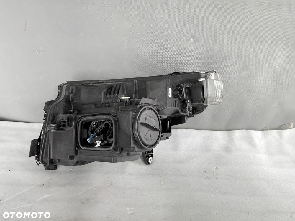 Lampa przednia prawa Mercedes-Benz EQC A293 W293 A2939060201 - 5