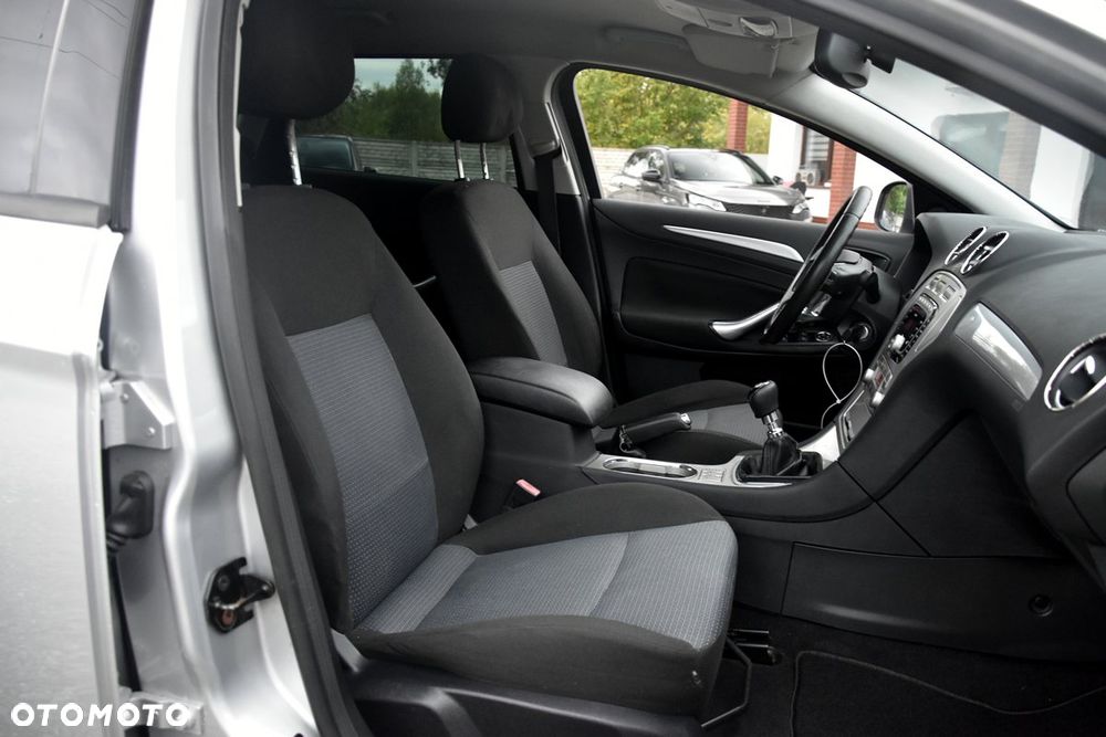 Ford Mondeo SW 2.0 TDCi Titanium - 27