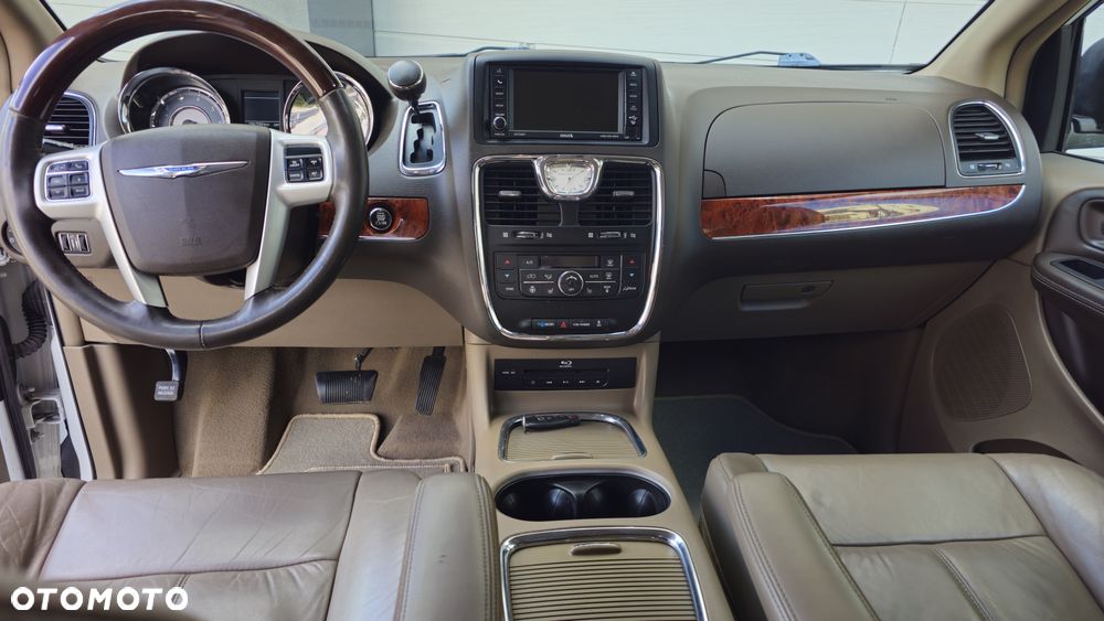 Chrysler Town & Country 3.6 Limited - 20