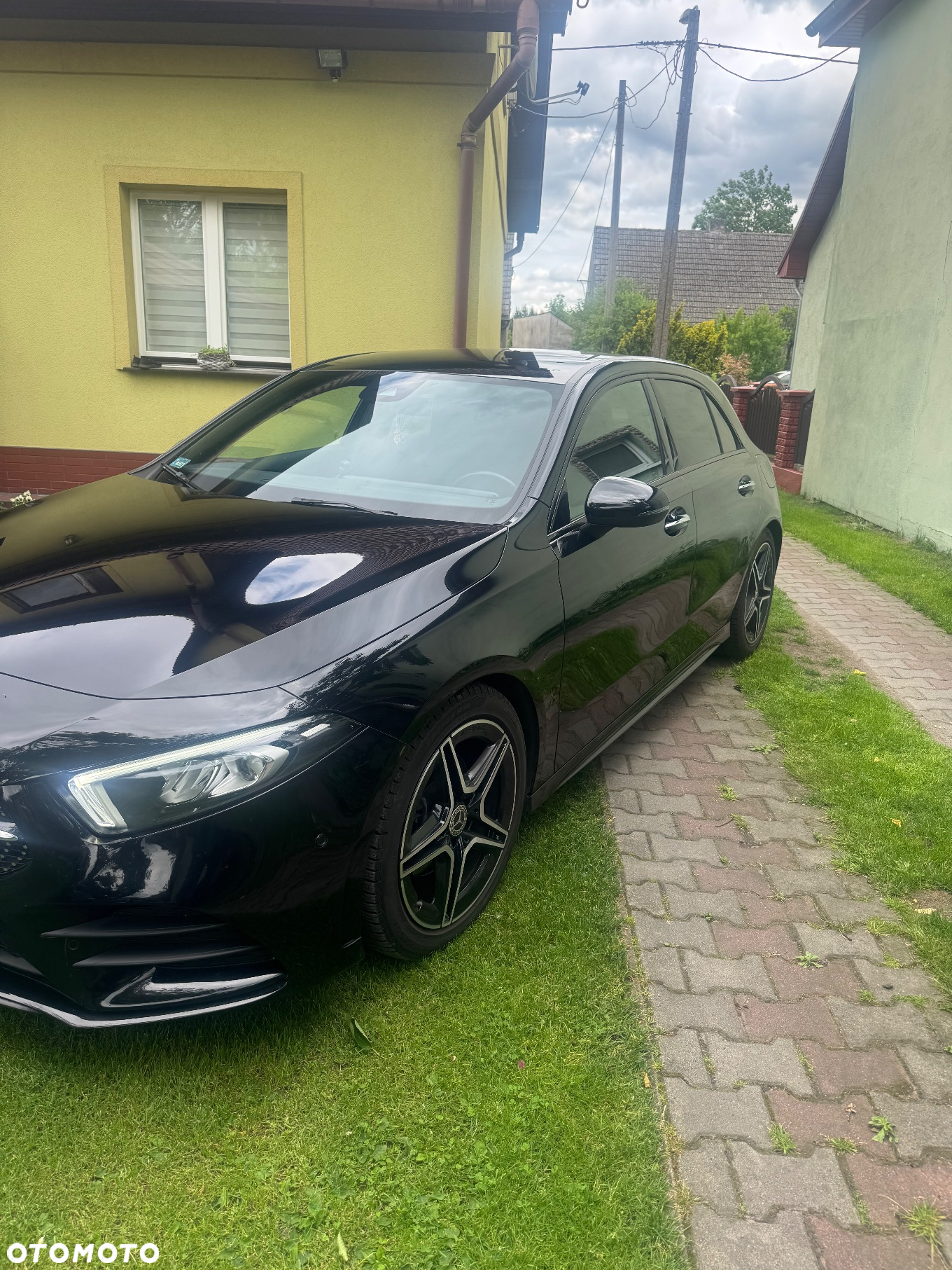 Mercedes-Benz Klasa A 200 AMG Line 7G-DCT - 3